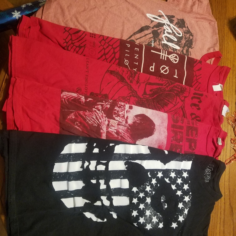 🖤Hot Topic 5 band 5 bundle🥀